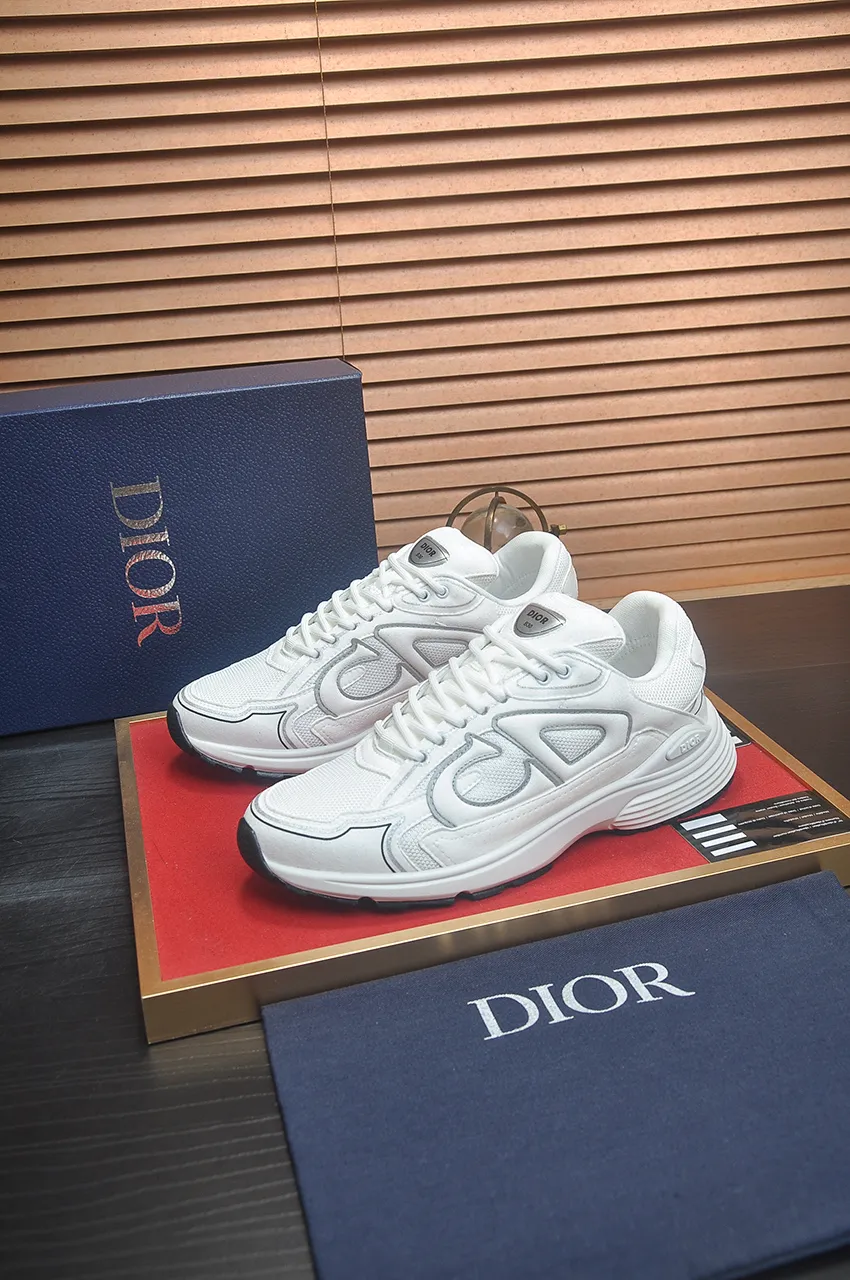 Men's men's shoes 💰: 500💶 (top original order) Brand: Dior (Dior) Standard code: Men's code 38-44 (45 customized) Grade: Same as the official website Material: Top original cowhide spliced ​​together Original wear-resistant and lightweight outsole Style category: Fashionable casual shoes Distinguished luxury brand elements top luxury Color: Actual picture color